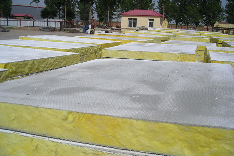 巖棉復(fù)合板